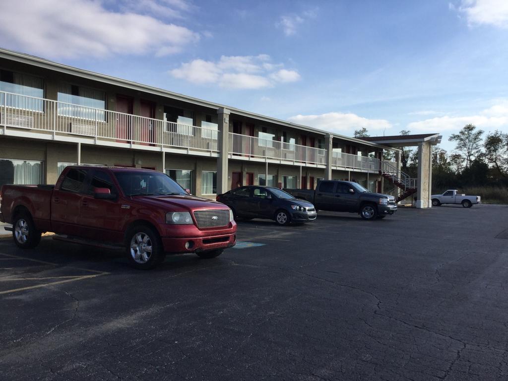 Big Spring Inn Madisonville Zewnętrze zdjęcie